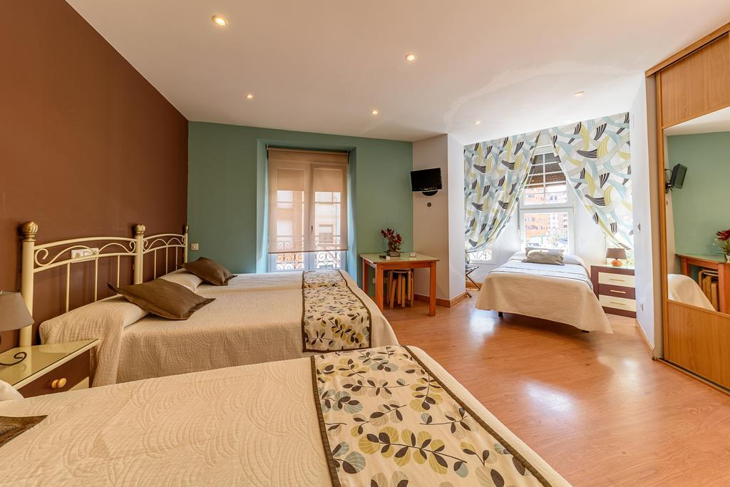 Hosteria Villa De Castro Кастро-Урдиалес Екстериор снимка